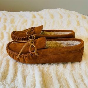 Men's Minnetonka Slippers, size 9